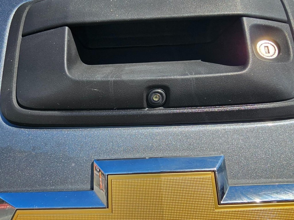 Chevrolet Colorado Vehicle Full-screen Gallery Image 14