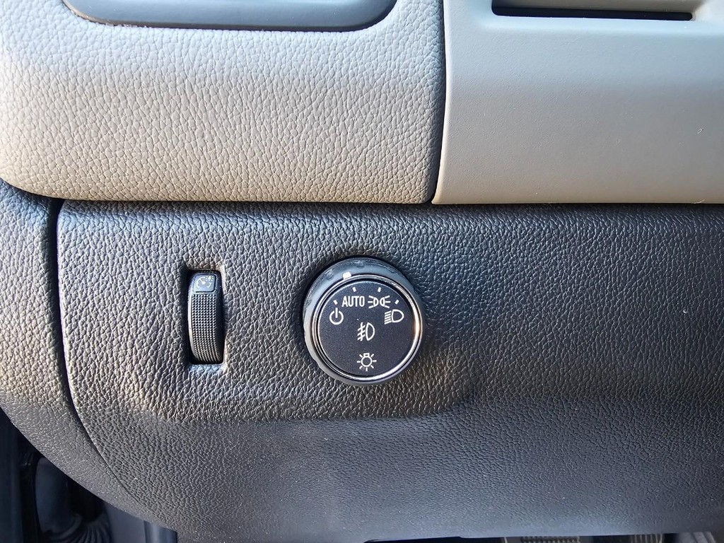 Chevrolet Colorado Vehicle Full-screen Gallery Image 18