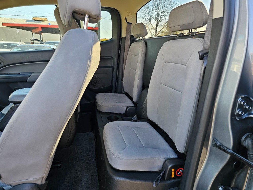 Chevrolet Colorado Vehicle Full-screen Gallery Image 25