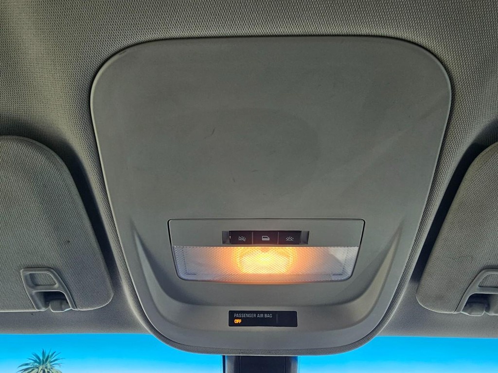 Chevrolet Colorado Vehicle Full-screen Gallery Image 32