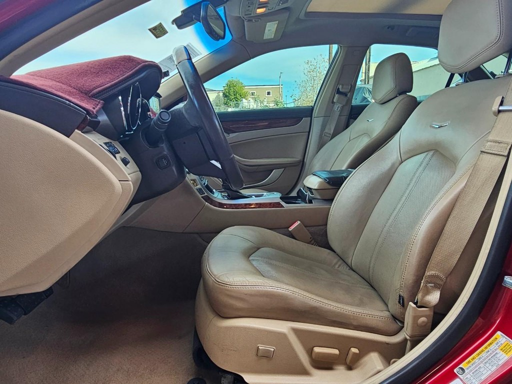 Cadillac CTS Wagon Vehicle Full-screen Gallery Image 19