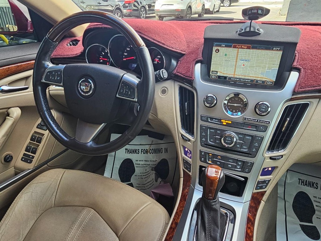 Cadillac CTS Wagon Vehicle Full-screen Gallery Image 32