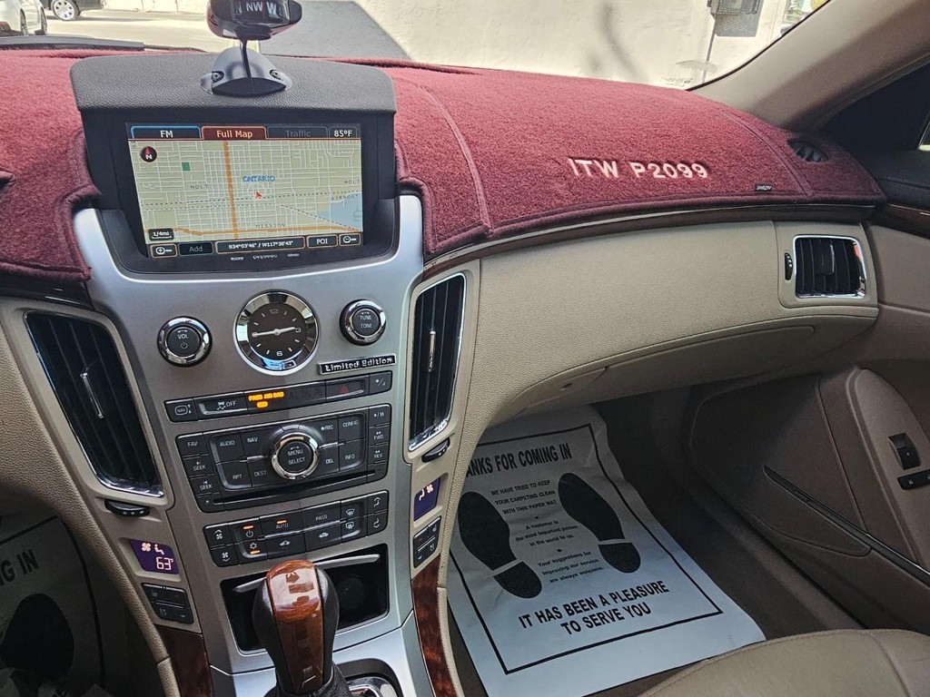 Cadillac CTS Wagon Vehicle Full-screen Gallery Image 33