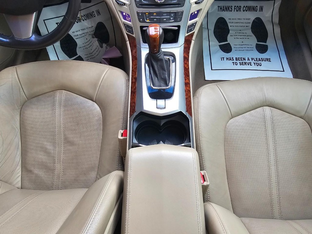 Cadillac CTS Wagon Vehicle Full-screen Gallery Image 34