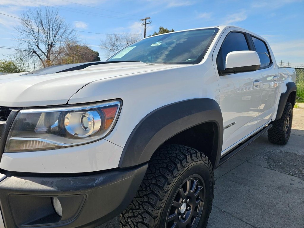 Chevrolet Colorado Vehicle Full-screen Gallery Image 11