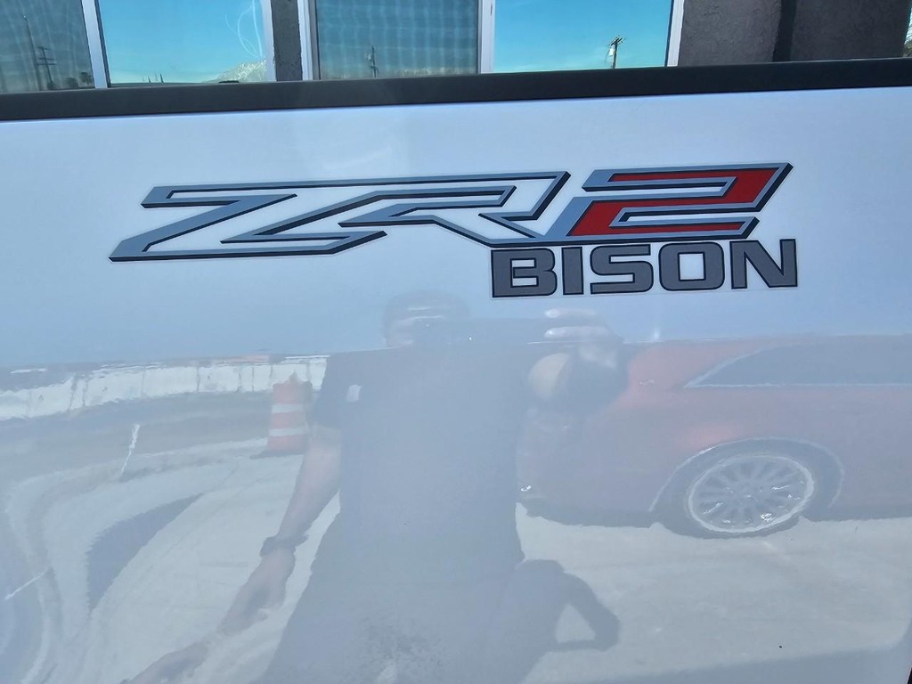 Chevrolet Colorado Vehicle Full-screen Gallery Image 20