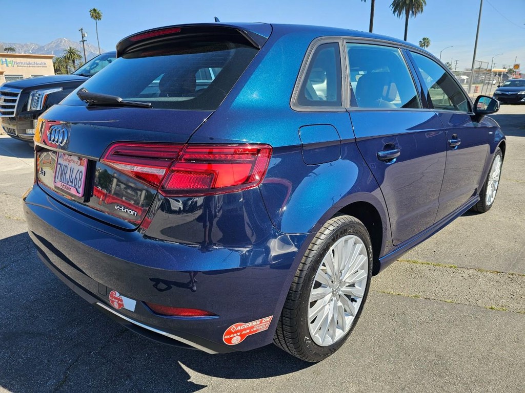 Audi A3 Sportback e-tron Vehicle Full-screen Gallery Image 6