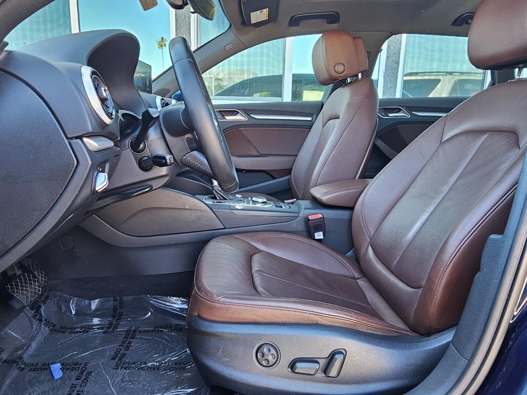 Audi A3 Sportback e-tron Vehicle Full-screen Gallery Image 20