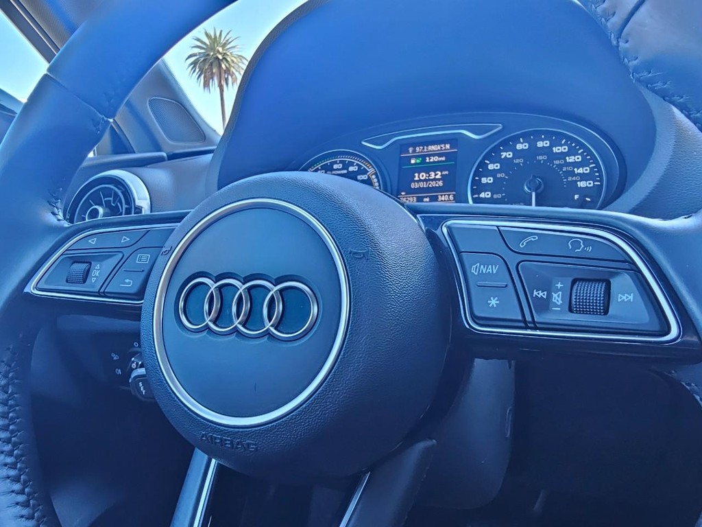 Audi A3 Sportback e-tron Vehicle Full-screen Gallery Image 23