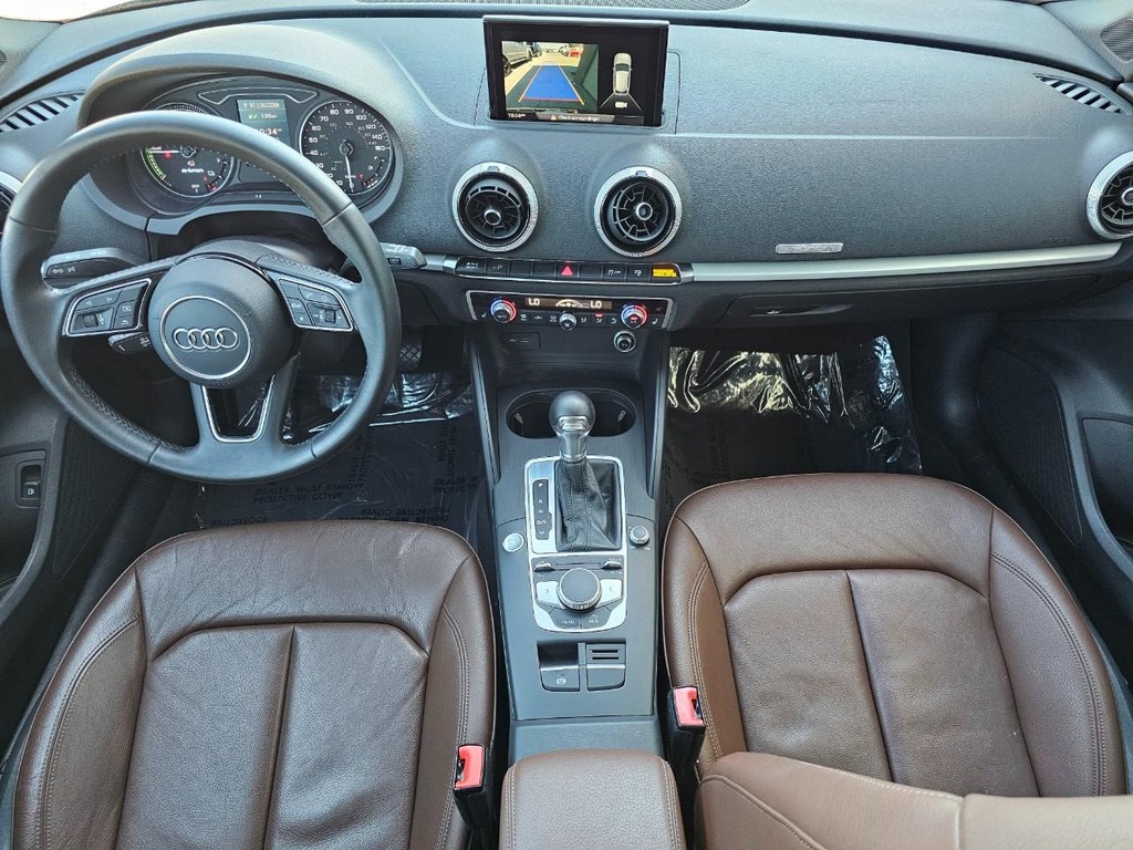 Audi A3 Sportback e-tron Vehicle Full-screen Gallery Image 30