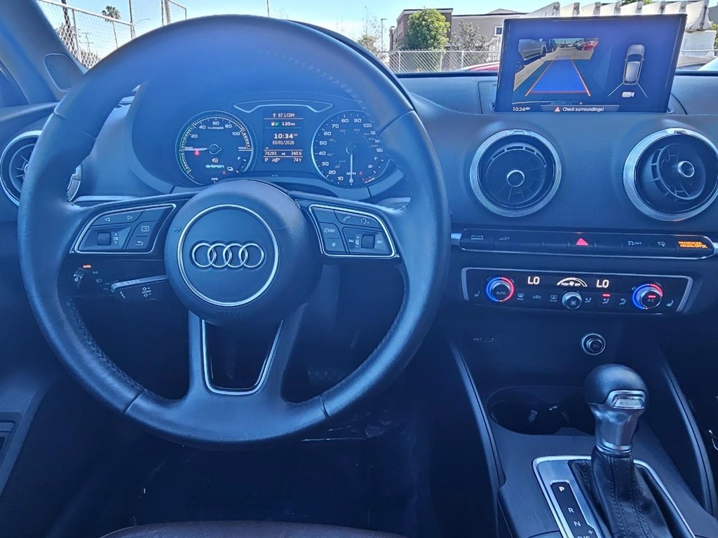 Audi A3 Sportback e-tron Vehicle Full-screen Gallery Image 31