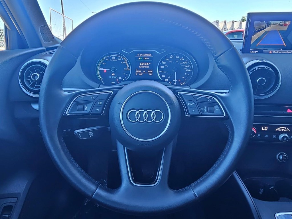 Audi A3 Sportback e-tron Vehicle Full-screen Gallery Image 32