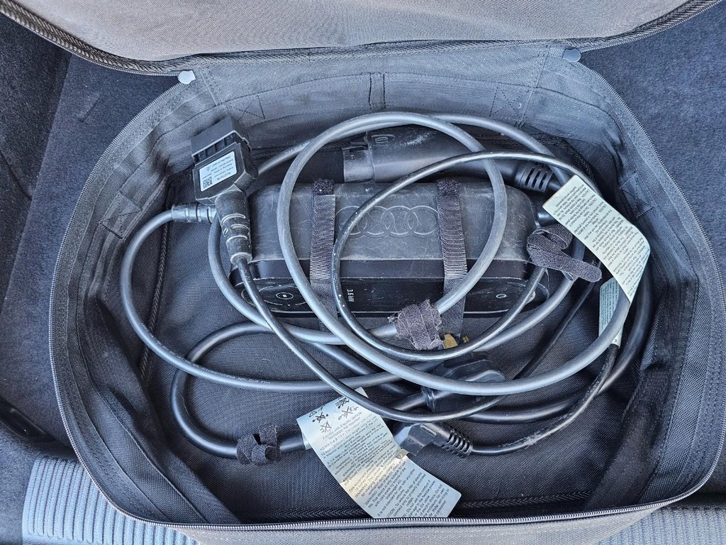 Audi A3 Sportback e-tron Vehicle Full-screen Gallery Image 39