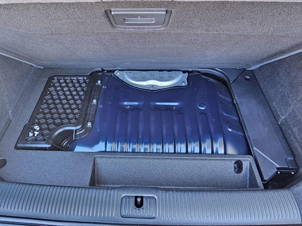 Audi A3 Sportback e-tron Vehicle Full-screen Gallery Image 42