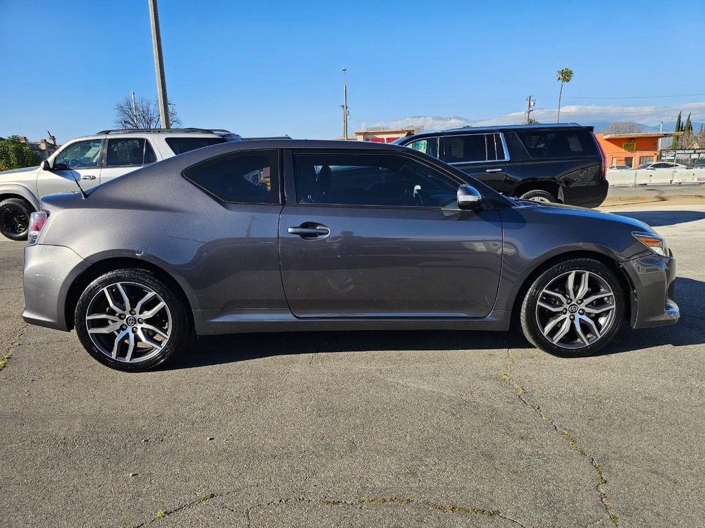 Scion tC Vehicle Full-screen Gallery Image 7