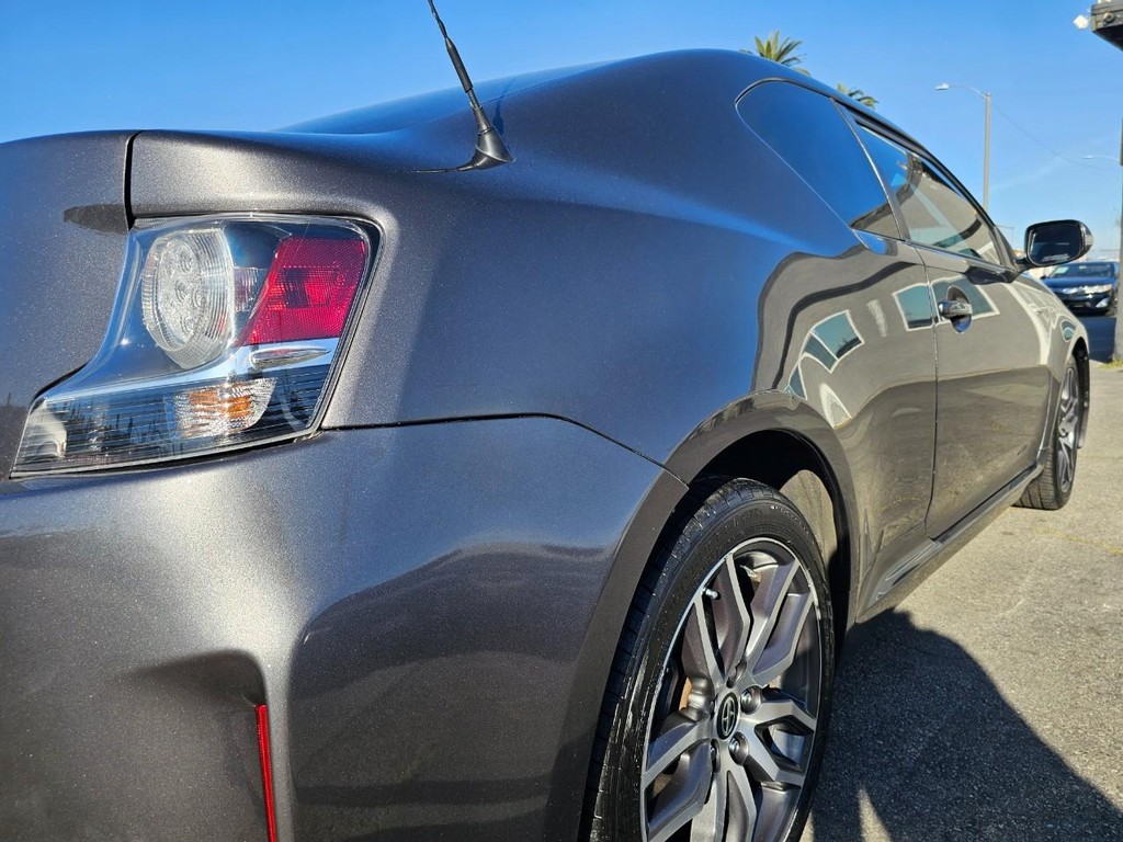 Scion tC Vehicle Full-screen Gallery Image 13