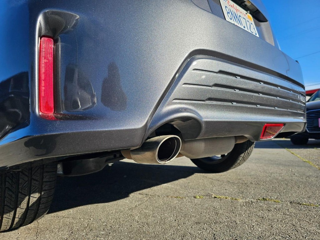 Scion tC Vehicle Full-screen Gallery Image 14