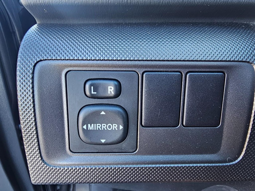 Scion tC Vehicle Full-screen Gallery Image 19