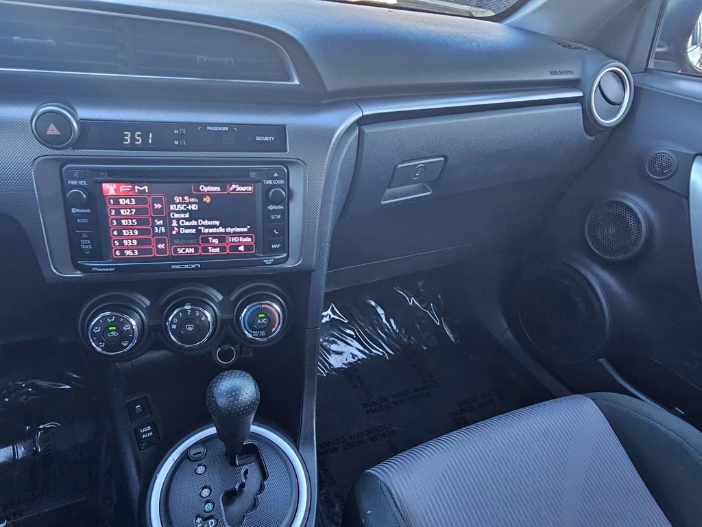 Scion tC Vehicle Full-screen Gallery Image 30