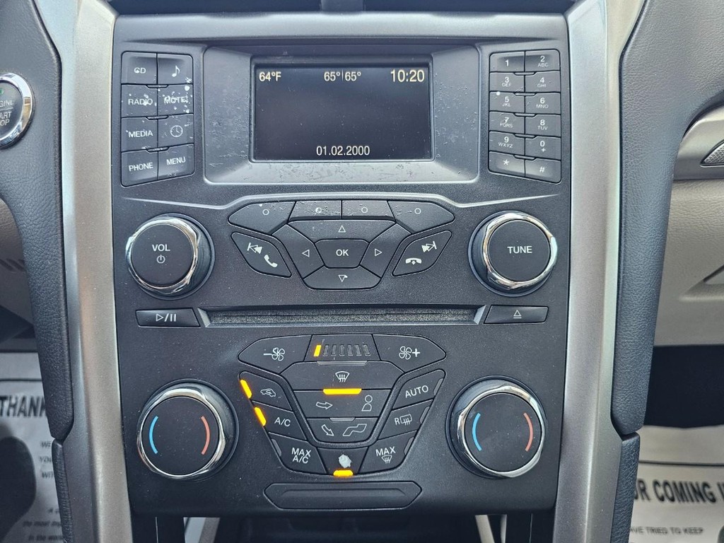 Ford Fusion Vehicle Full-screen Gallery Image 23