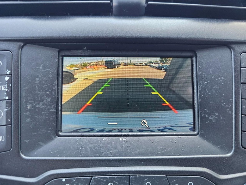 Ford Fusion Vehicle Full-screen Gallery Image 24