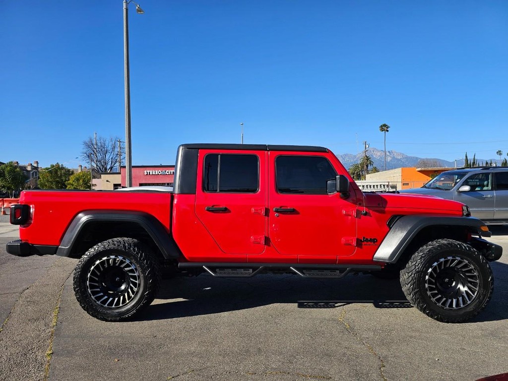 Jeep Gladiator Vehicle Full-screen Gallery Image 7