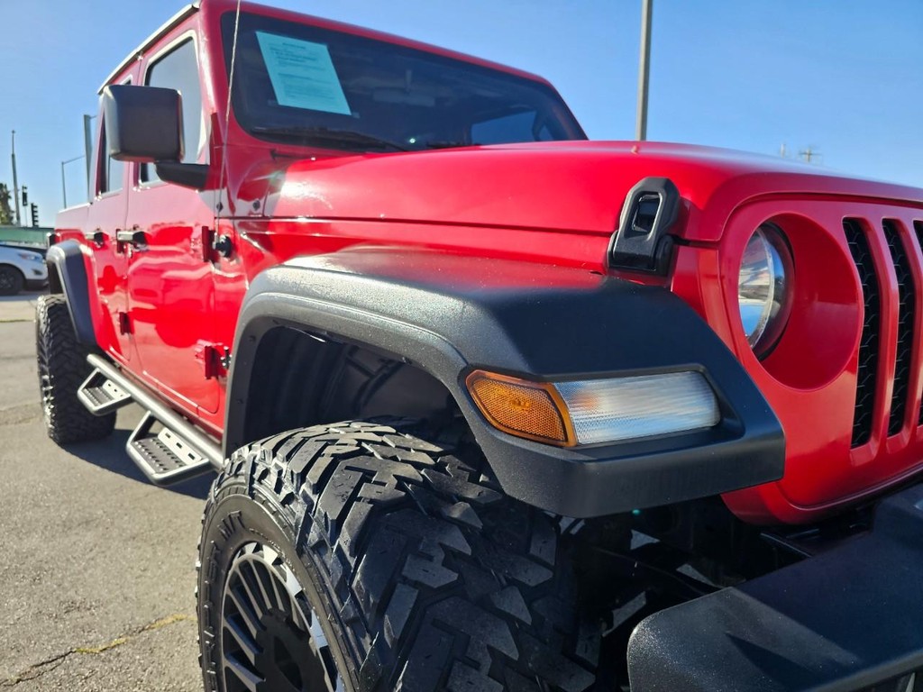 Jeep Gladiator Vehicle Full-screen Gallery Image 10