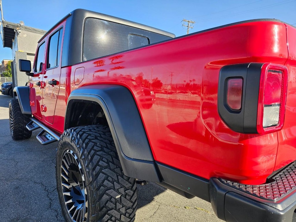 Jeep Gladiator Vehicle Full-screen Gallery Image 12