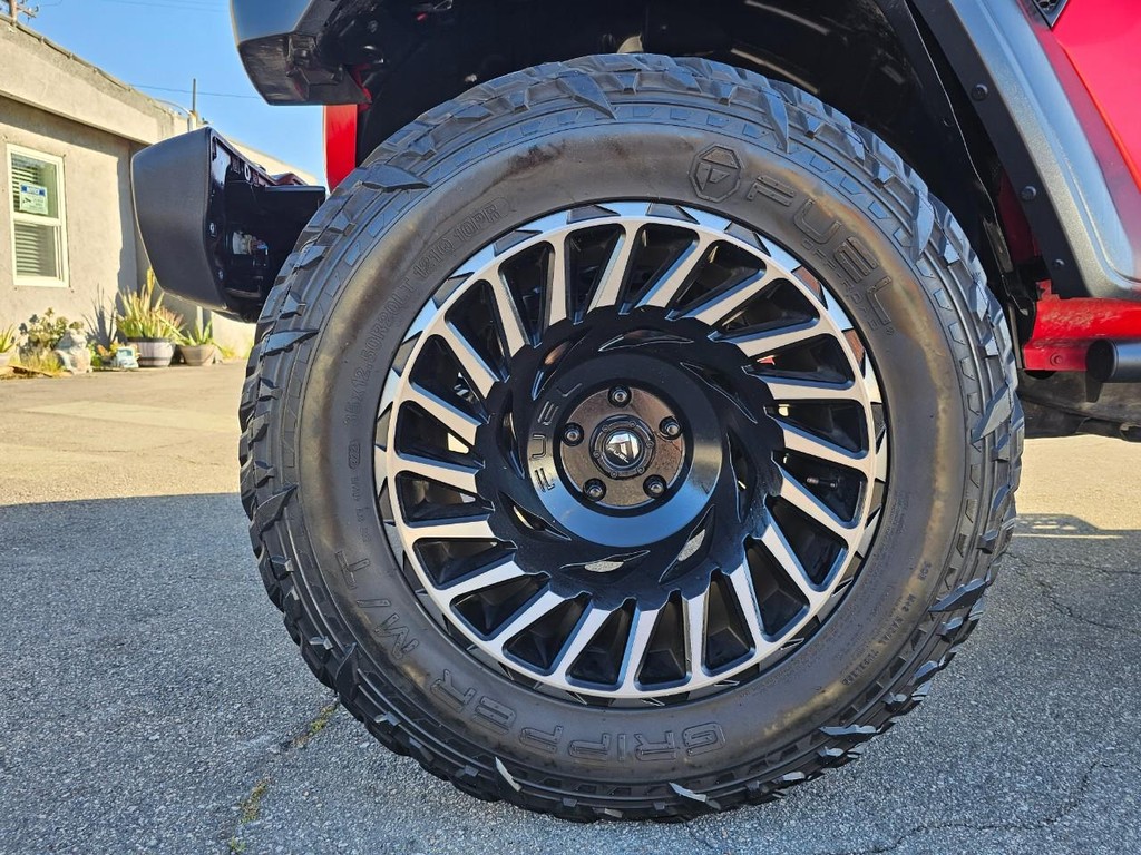 Jeep Gladiator Vehicle Full-screen Gallery Image 19