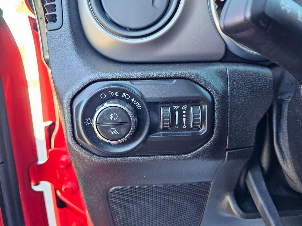 Jeep Gladiator Vehicle Full-screen Gallery Image 23