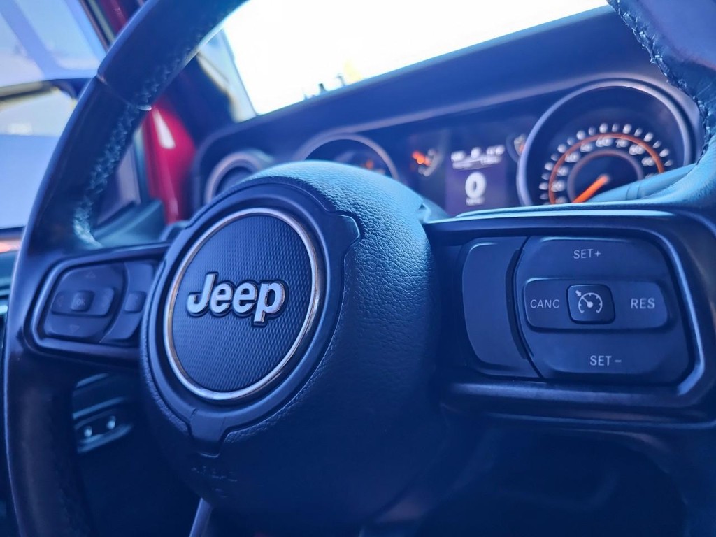 Jeep Gladiator Vehicle Full-screen Gallery Image 25