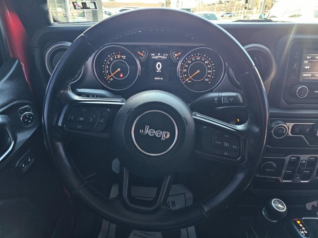 Jeep Gladiator Vehicle Full-screen Gallery Image 34