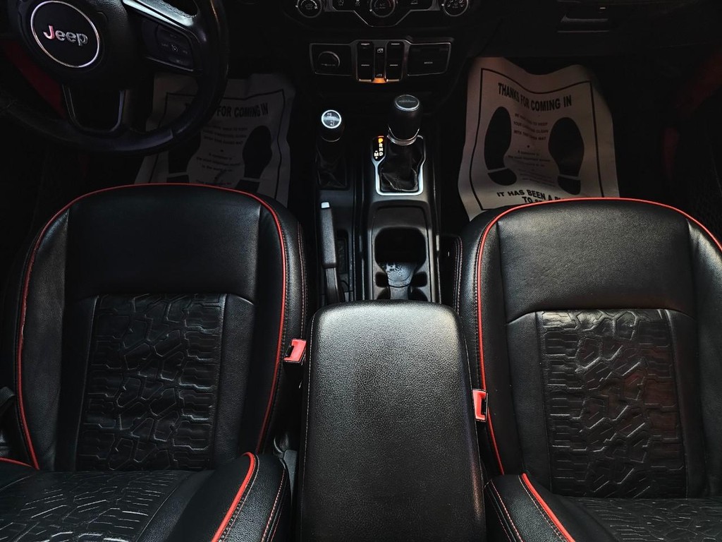 Jeep Gladiator Vehicle Full-screen Gallery Image 37