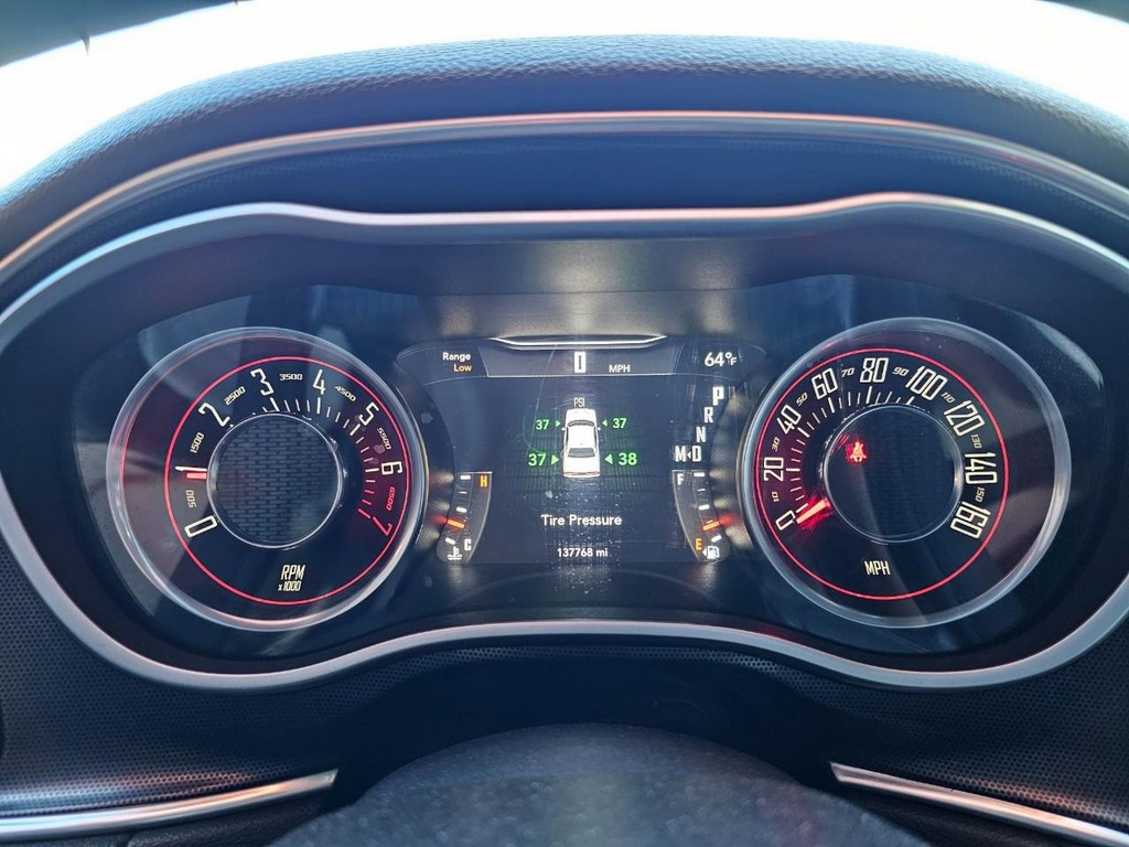 Dodge Challenger Vehicle Full-screen Gallery Image 20