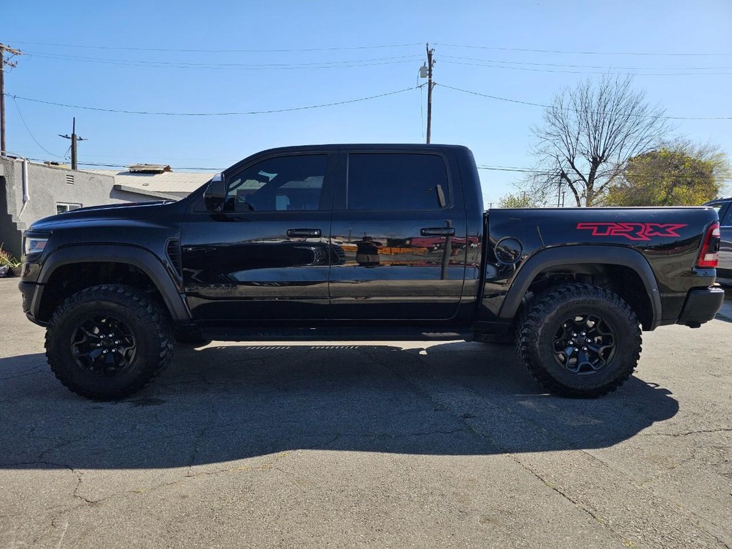 Ram 1500 Vehicle Full-screen Gallery Image 3