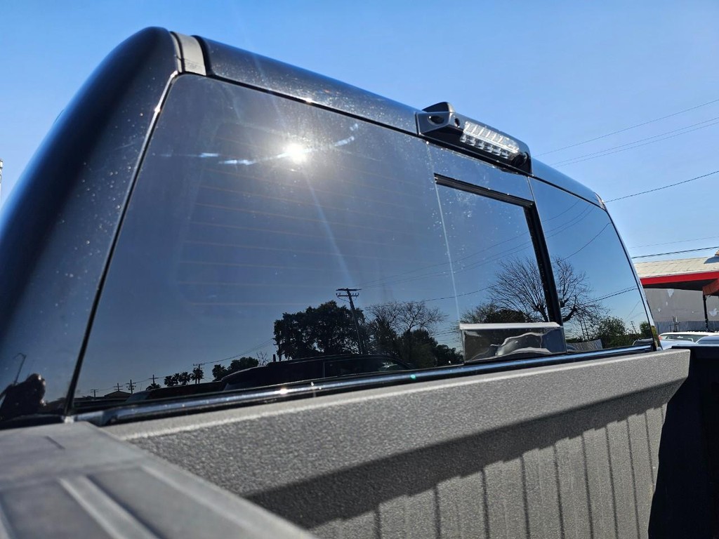 Ram 1500 Vehicle Full-screen Gallery Image 23