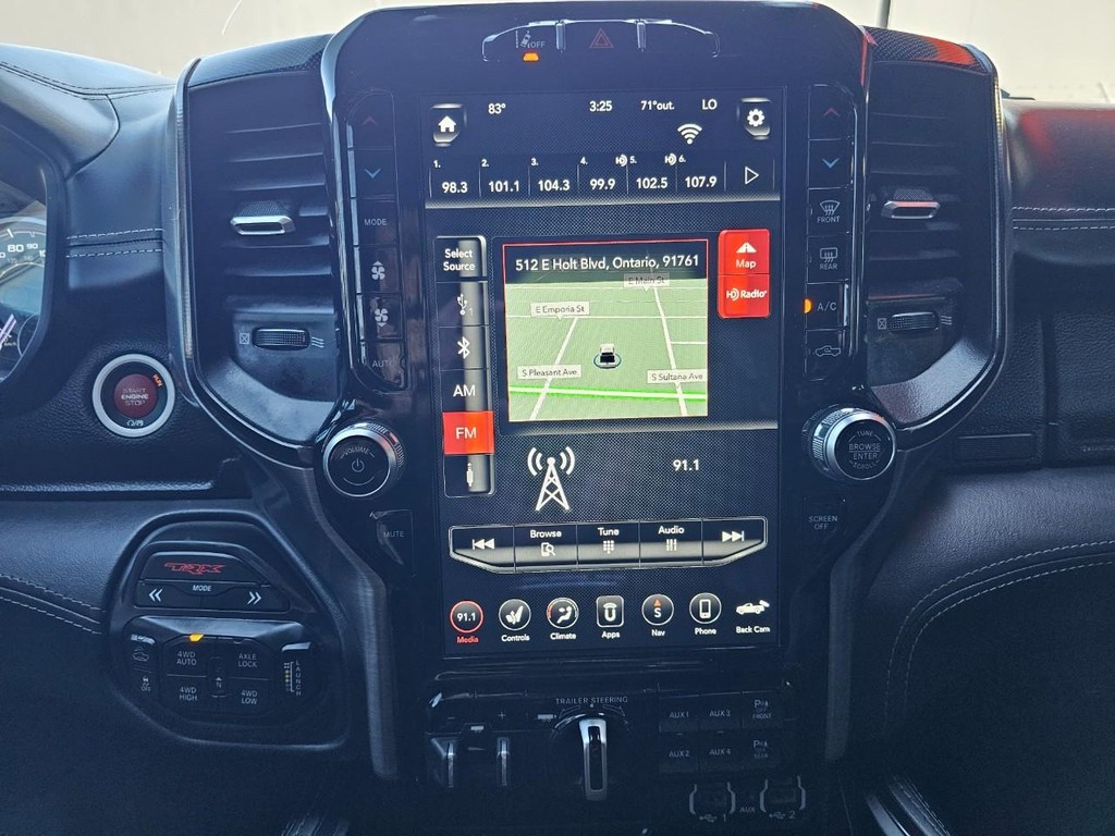 Ram 1500 Vehicle Full-screen Gallery Image 32