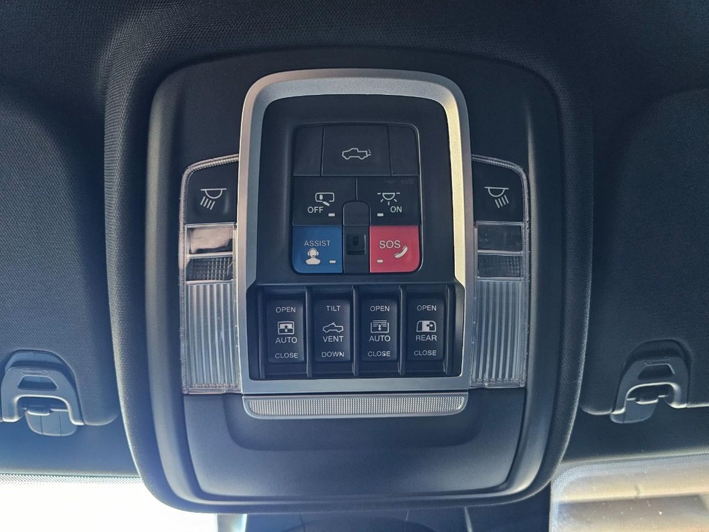 Ram 1500 Vehicle Full-screen Gallery Image 36