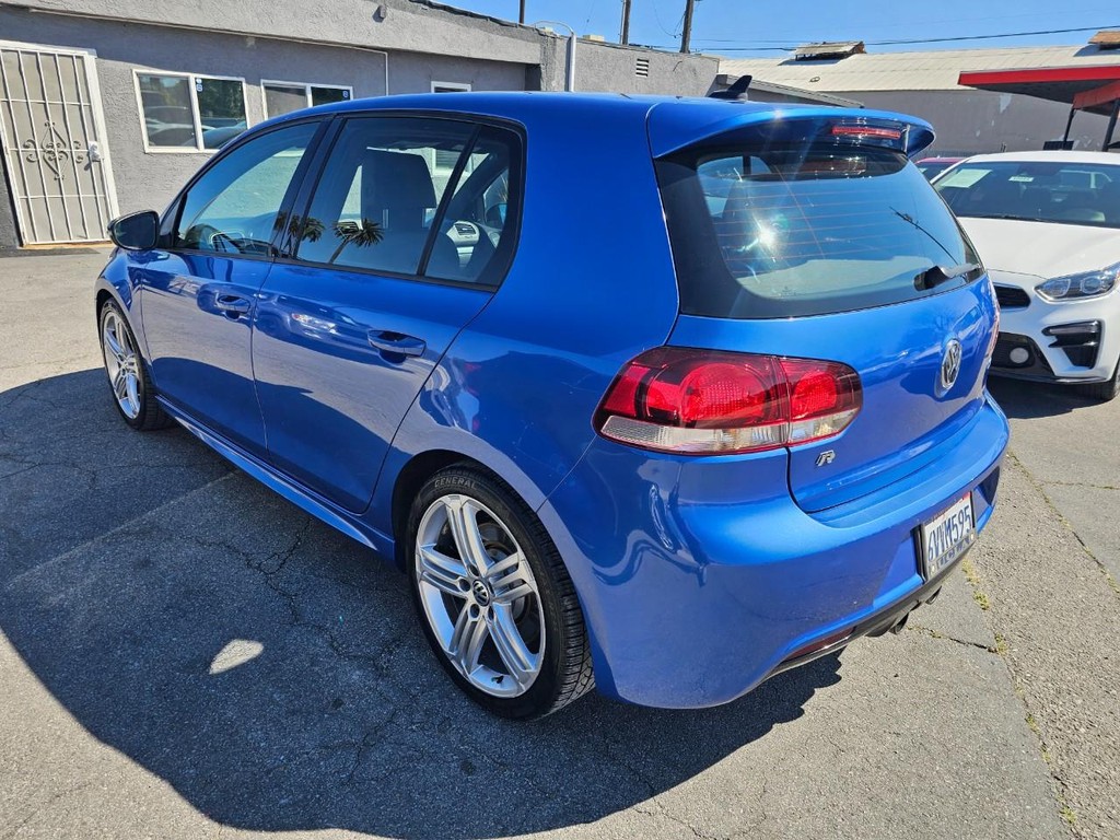Volkswagen Golf R Vehicle Full-screen Gallery Image 4