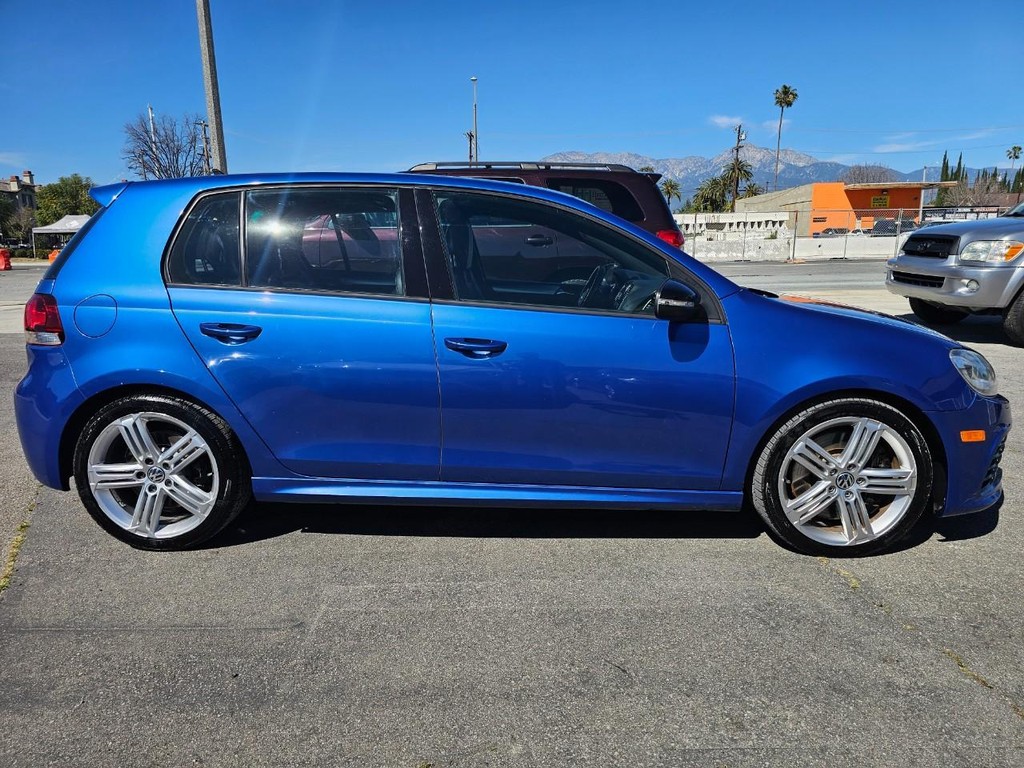 Volkswagen Golf R Vehicle Full-screen Gallery Image 7