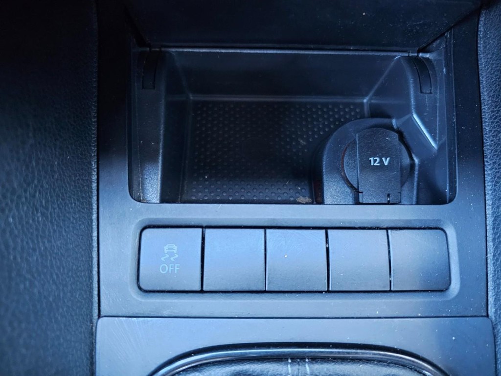 Volkswagen Golf R Vehicle Full-screen Gallery Image 26