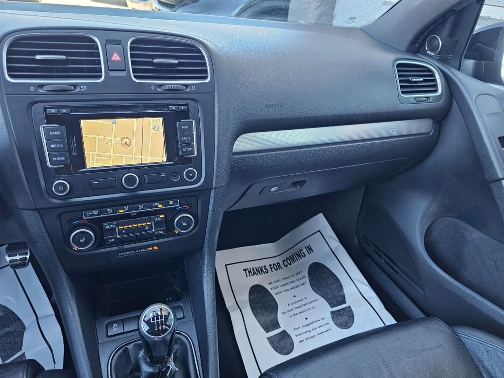 Volkswagen Golf R Vehicle Full-screen Gallery Image 33