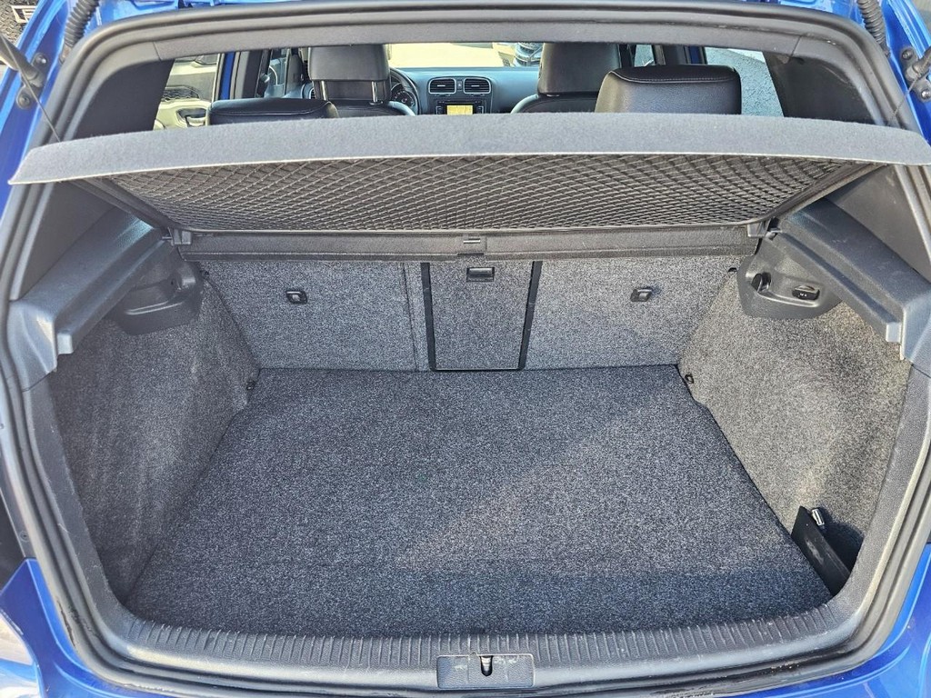 Volkswagen Golf R Vehicle Full-screen Gallery Image 37