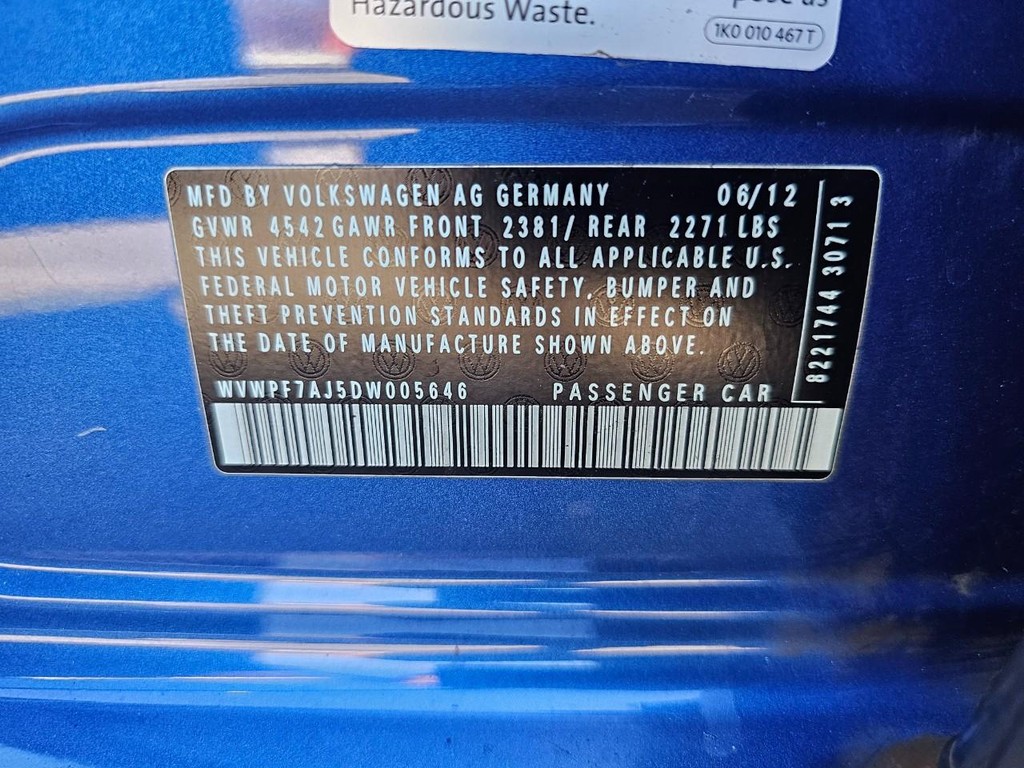 Volkswagen Golf R Vehicle Full-screen Gallery Image 40