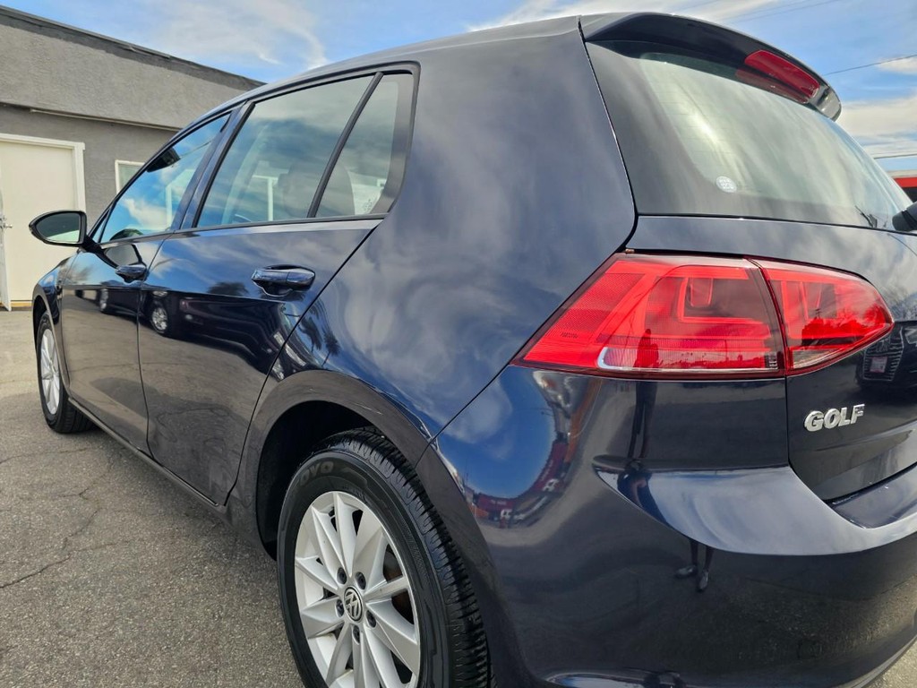 Volkswagen Golf Vehicle Full-screen Gallery Image 11