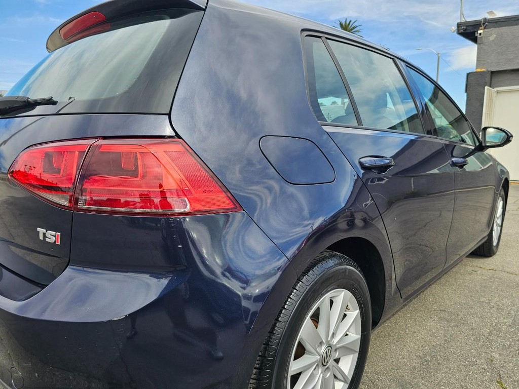 Volkswagen Golf Vehicle Full-screen Gallery Image 12