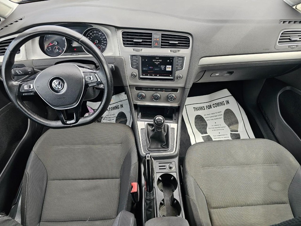 Volkswagen Golf Vehicle Full-screen Gallery Image 27