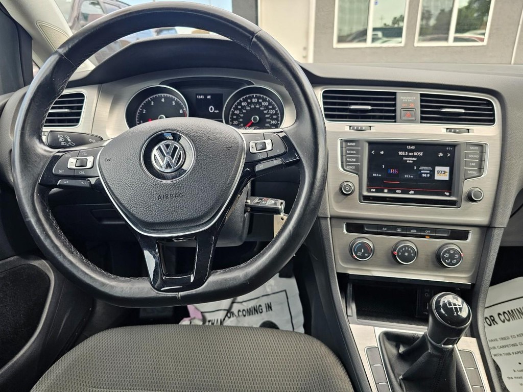 Volkswagen Golf Vehicle Full-screen Gallery Image 28