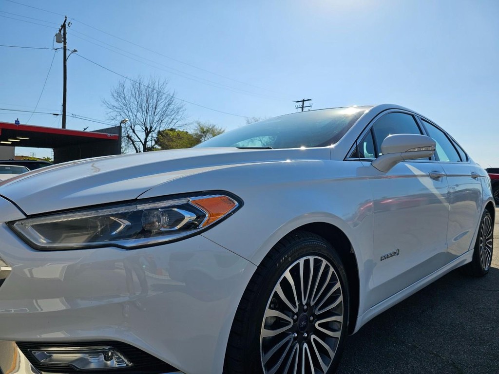 Ford Fusion Hybrid Vehicle Full-screen Gallery Image 11