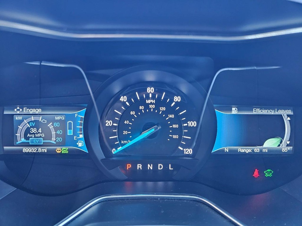 Ford Fusion Hybrid Vehicle Full-screen Gallery Image 22